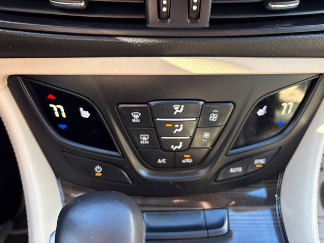 Used 2020 Buick Envision Essence AWD/4WD image 30