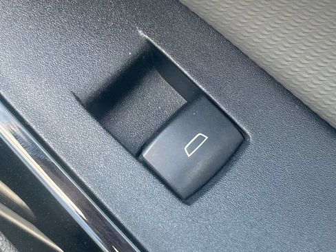 Used 2025 Chevrolet Equinox LT w/ Convenience Package II AWD/4WD image 31
