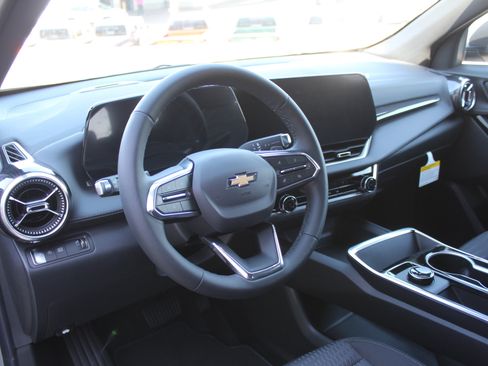 New 2026 Chevrolet Equinox LT w/ Safety and Technology Package FWD image 10