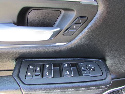 Used 2025 RAM 1500 Laramie AWD/4WD image 19