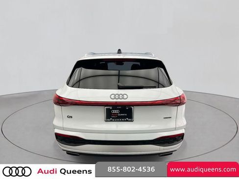 Used 2025 Audi Q5 Premium Plus w/ Premium Plus AWD/4WD image 5