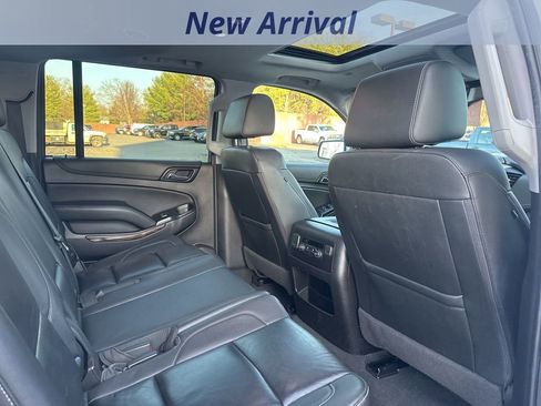 Used 2020 Chevrolet Suburban LT image 9