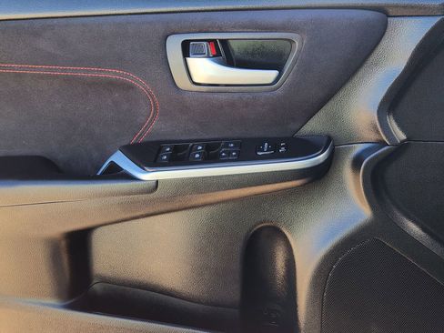 Used 2017 Toyota Camry LE image 23