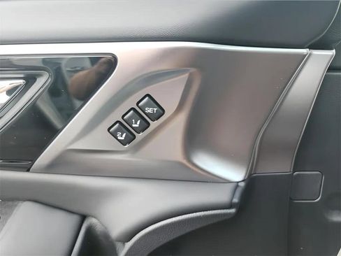 Used 2025 Subaru Outback Limited image 14