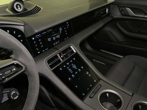 New 2026 Porsche Taycan image 33