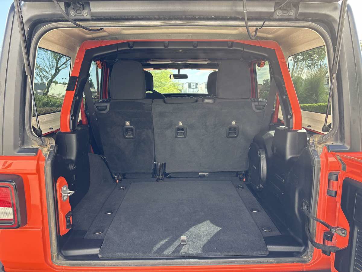 Used 2018 Jeep Wrangler Unlimited Sport S AWD/4WD image 10