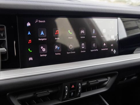 Certified 2025 Porsche Cayenne Coupe image 26