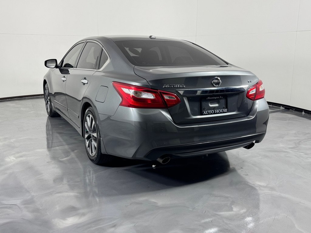 Used 2017 Nissan Altima 2.5 SV w/ Convenience Package FWD image 7