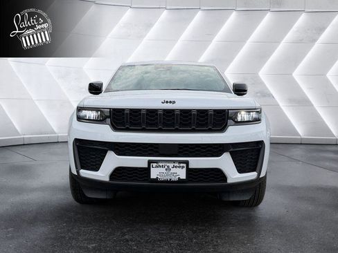 New 2026 Jeep Grand Cherokee Altitude image 2