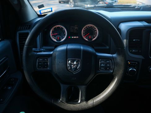 Used 2017 RAM 1500 Express image 17