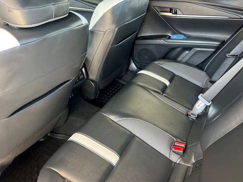Certified 2025 Toyota Camry SE FWD image 4