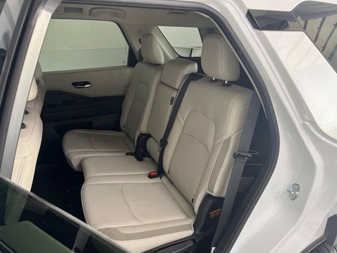 Used 2026 Nissan Pathfinder SL AWD/4WD image 19