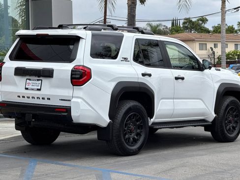 Certified 2025 Toyota 4Runner TRD Off-Road Premium AWD/4WD image 5