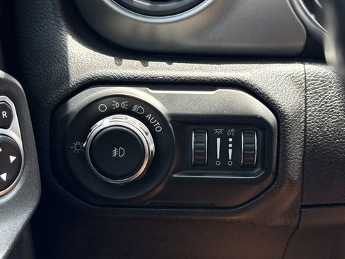 Used 2020 Jeep Wrangler Unlimited Sport S AWD/4WD image 17