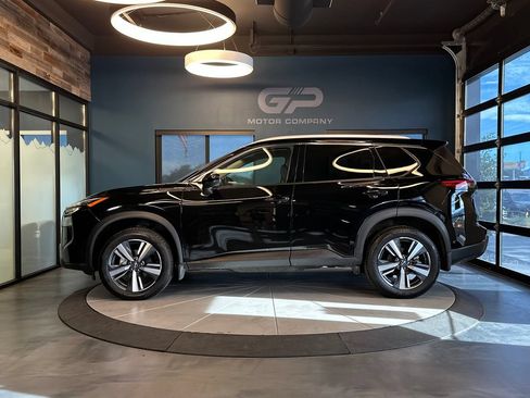 Used 2024 Nissan Rogue SL AWD/4WD image 6