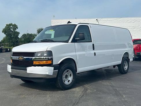 New 2025 Chevrolet Express 3500 Extended w/ Driver Convenience Package RWD image 13