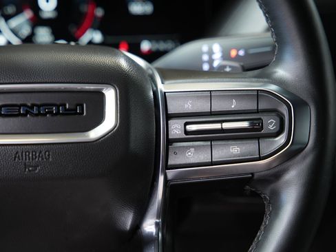 Used 2025 GMC Yukon Denali AWD/4WD image 46