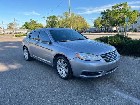 Used 2013 Chrysler 200 Touring image 4