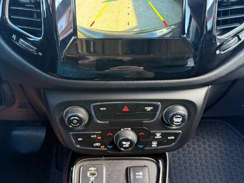 Used 2020 Jeep Compass Latitude FWD image 25
