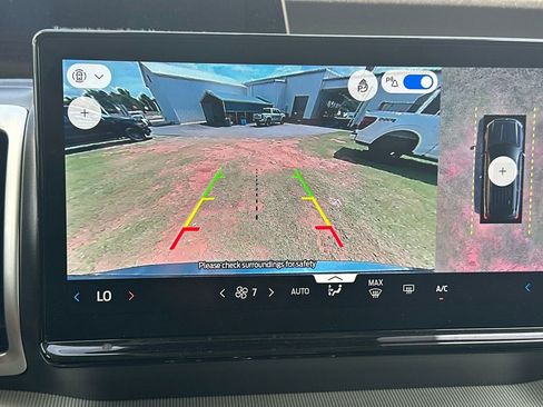 Certified 2025 Ford Expedition Active AWD/4WD image 31