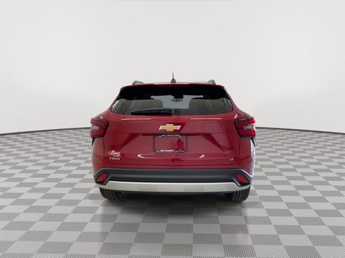 New 2026 Chevrolet Trax LT w/ Driver Confidence Package FWD image 13