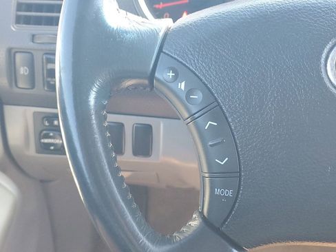 Used 2011 Toyota Tacoma PreRunner image 32