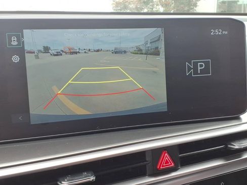 Used 2025 Kia Sorento LX FWD image 10