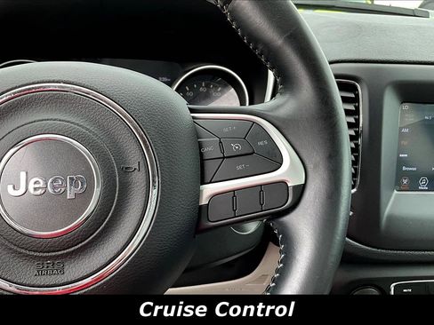 Used 2018 Jeep Compass Latitude w/ Popular Equipment Group FWD image 12
