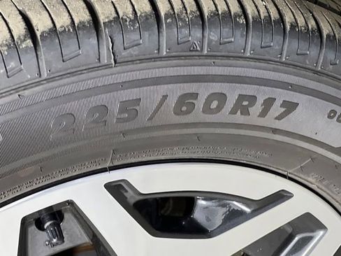 Used 2023 Subaru Forester Premium image 41