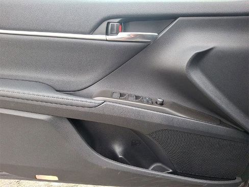 Used 2021 Toyota Camry XSE image 16