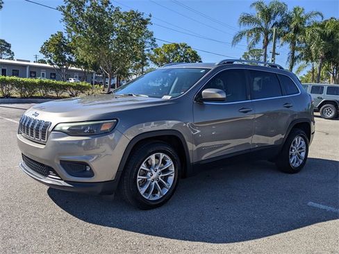 Certified 2019 Jeep Cherokee Latitude w/ Popular Appearance Group image 6
