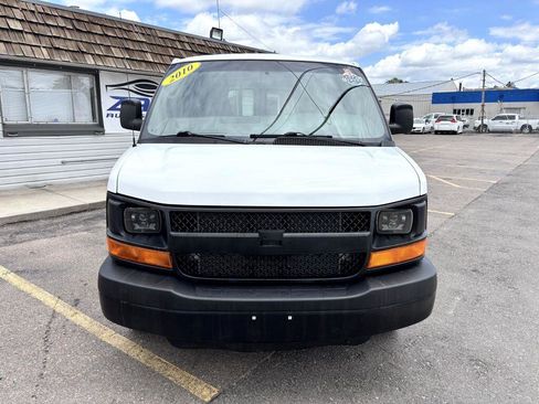 Used 2010 Chevrolet Express 2500 Extended image 2