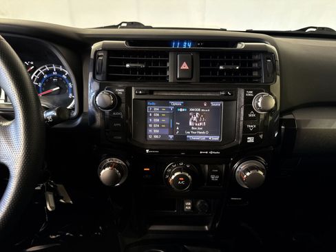 Used 2019 Toyota 4Runner TRD Off-Road Premium AWD/4WD image 18