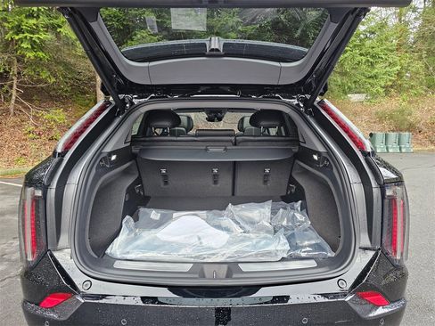 New 2026 Cadillac Optiq Sport 2 image 18