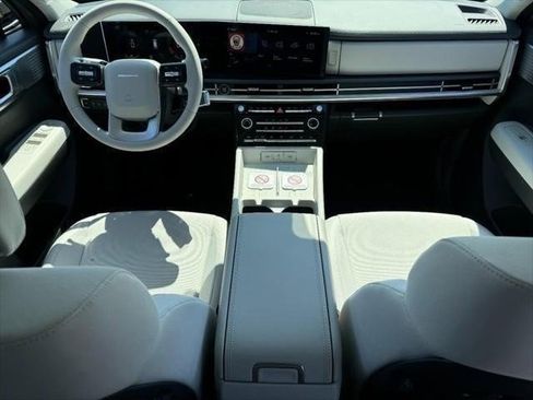 New 2025 Hyundai Santa Fe SE image 7