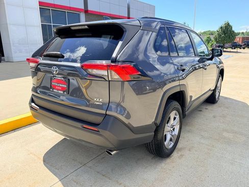 Used 2025 Toyota RAV4 XLE AWD/4WD image 4