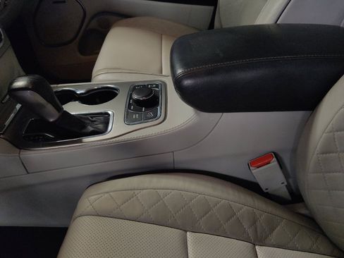 Used 2017 Jeep Grand Cherokee Summit AWD/4WD image 26