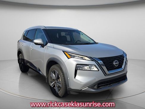 Used 2022 Nissan Rogue SL w/ SL Premium Package FWD image 4