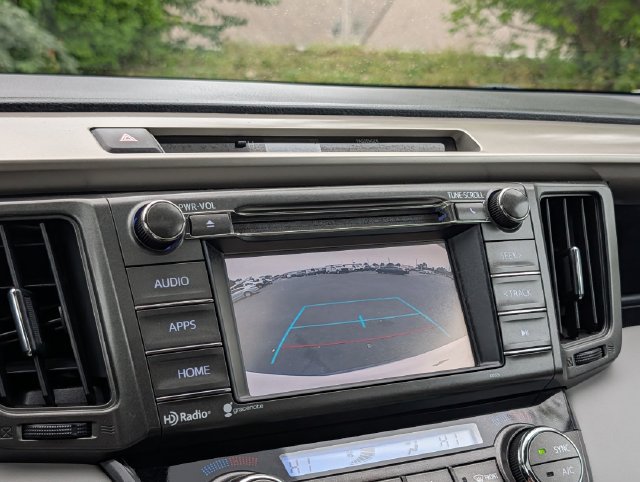 Used 2015 Toyota RAV4 XLE FWD image 18