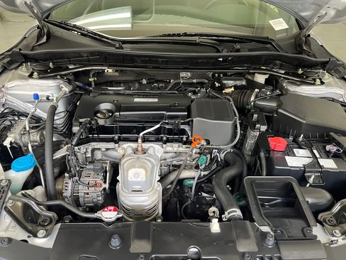 Used 2017 Honda Accord Sport image 39