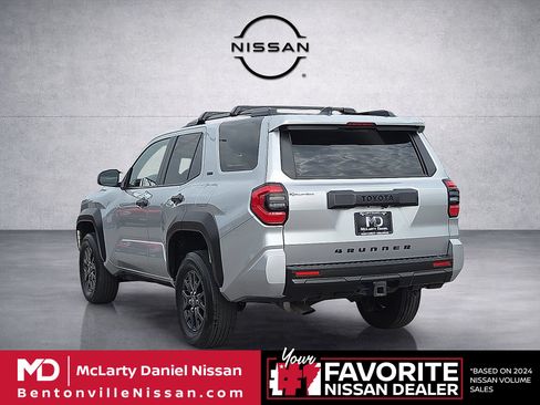 Used 2025 Toyota 4Runner SR5 AWD/4WD image 4