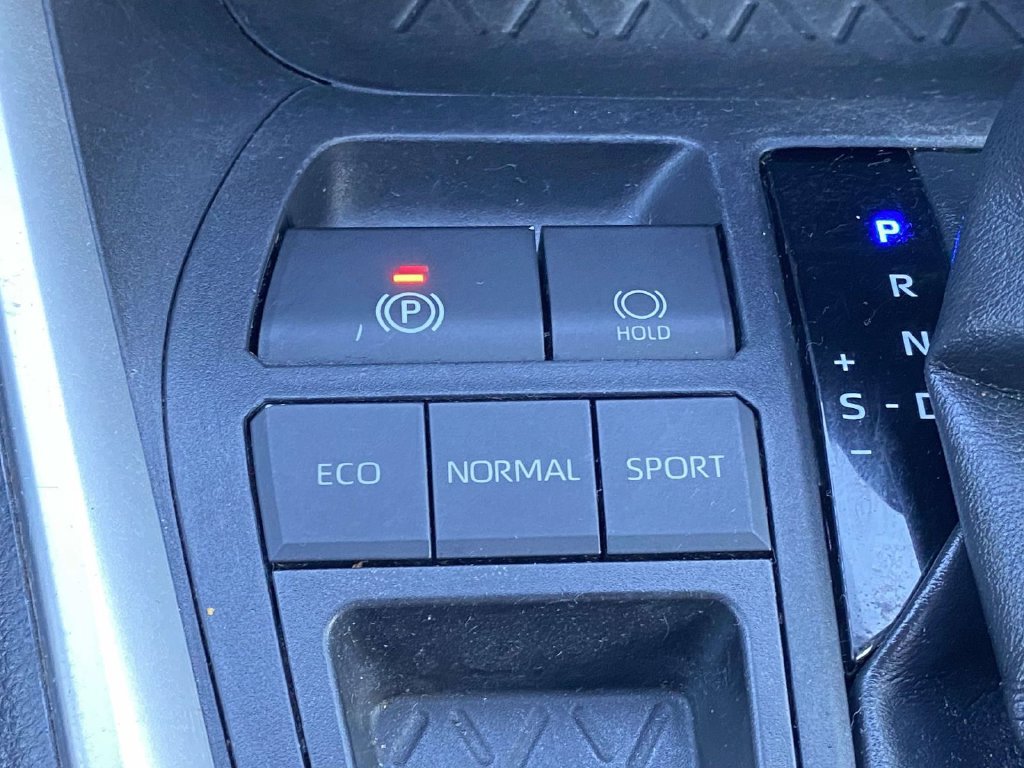 Used 2019 Toyota RAV4 XLE FWD image 31