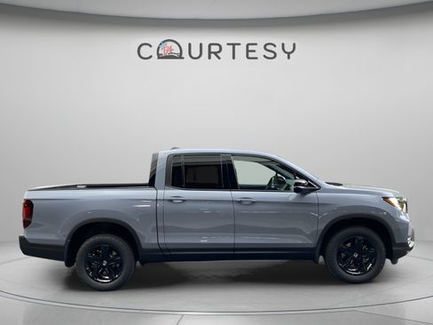 Used 2023 Honda Ridgeline Black Edition image 5