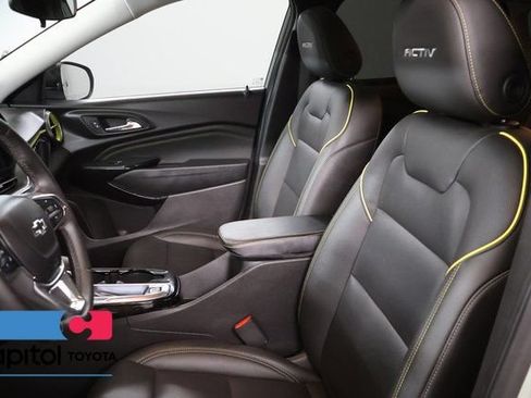 Used 2025 Chevrolet Trax ACTIV w/ Sunroof Package FWD image 11