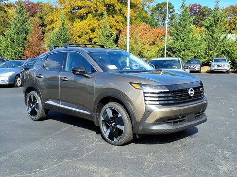 New 2026 Nissan Kicks SR image 1