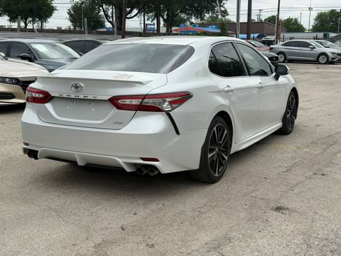 Used 2018 Toyota Camry XSE FWD image 8