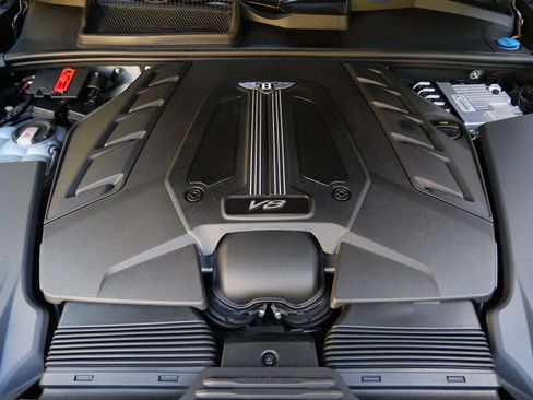 Used 2023 Bentley Bentayga AWD/4WD image 22