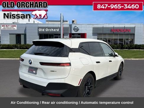 Used 2023 BMW iX xDrive50 w/ Premium Package AWD/4WD image 7
