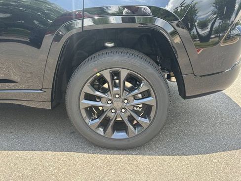New 2026 Jeep Grand Cherokee Limited AWD/4WD image 18