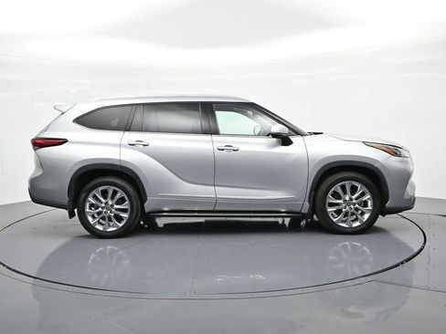 Used 2023 Toyota Highlander Limited AWD/4WD image 5